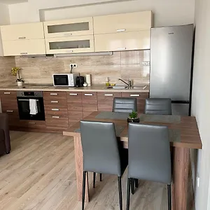 https://hatvan-central-apartment.hotels-hajduszoboszlo-hungary.com